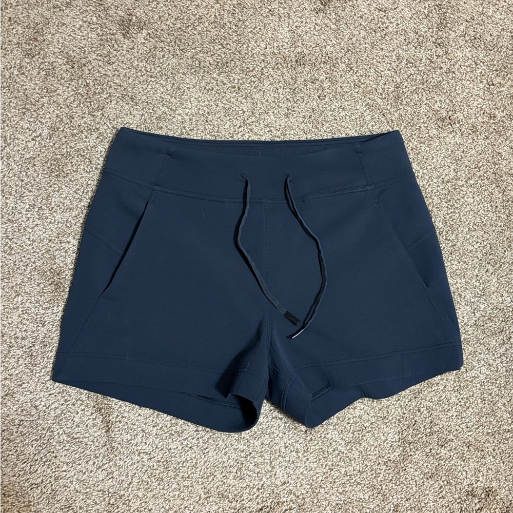 Lululemon Black In-Form Short
